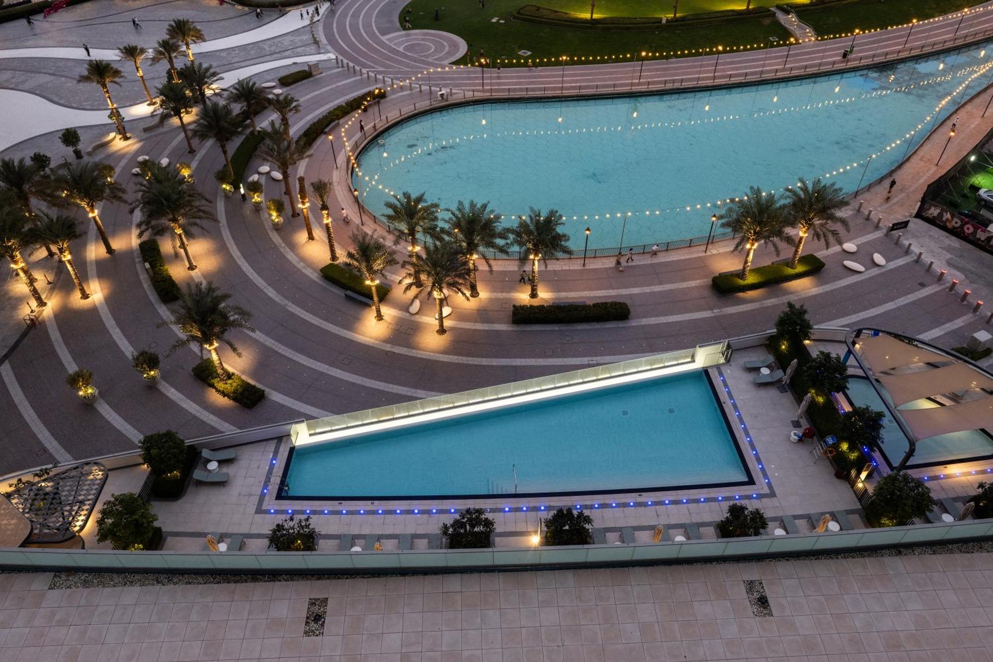 Hermes-style 2br, Full Burj Khalifa View - Infinity Pool - Full Fountain View Dubai