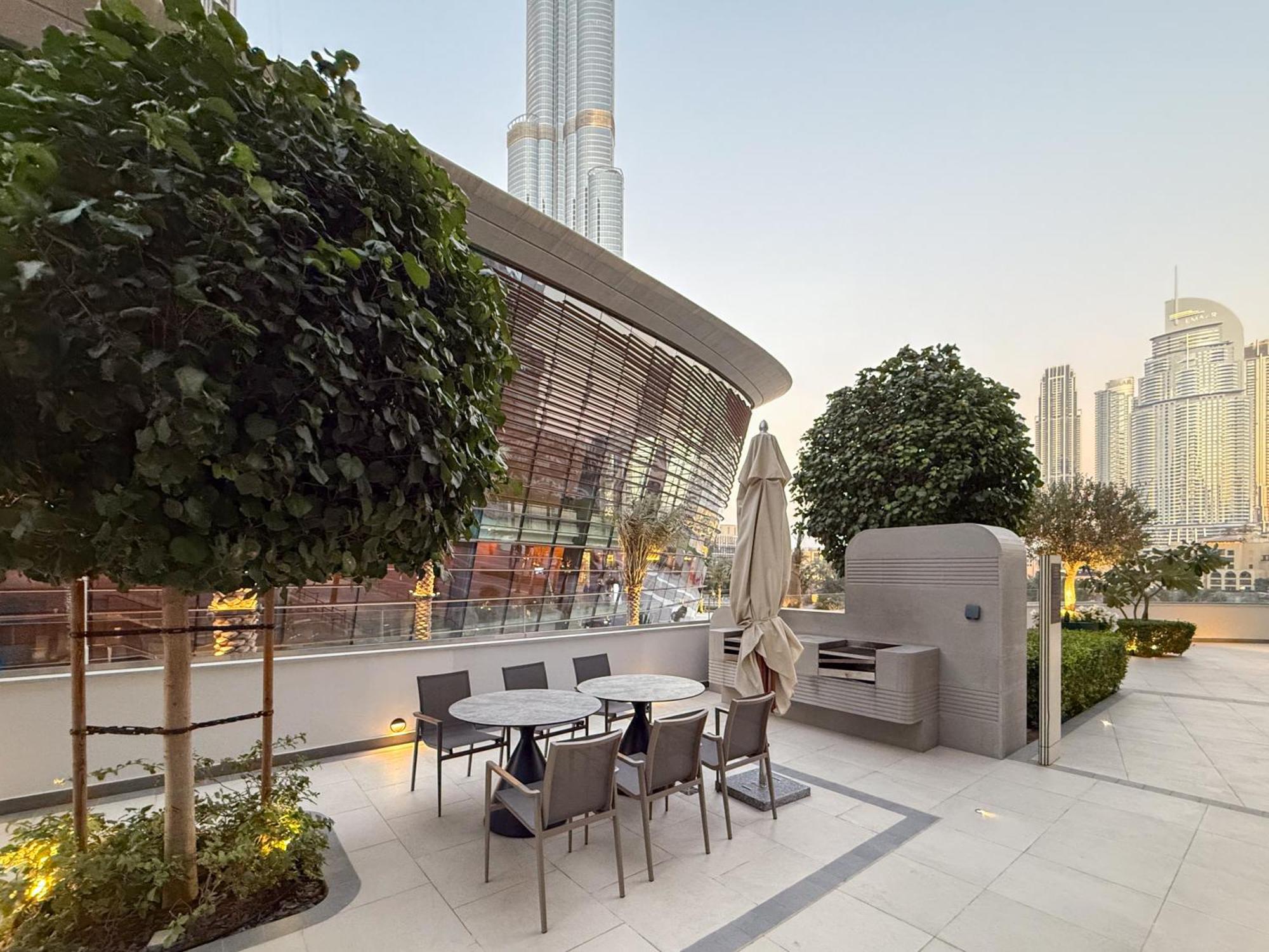 Hermes-style 2br, Full Burj Khalifa View - Infinity Pool - Full Fountain View Dubai