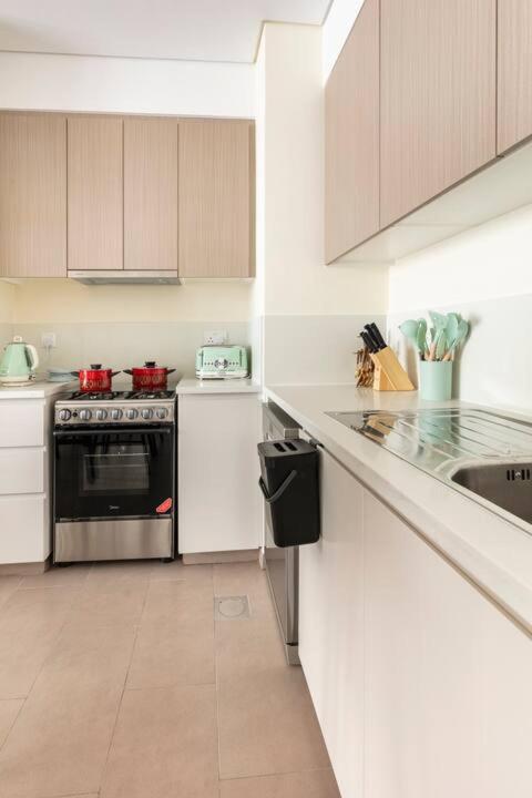 Brand New 1bhk In The Heart Of Hills * Dubai
