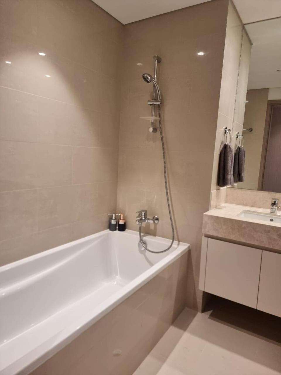 Apartment Luxury 2 Bedroom Act 1