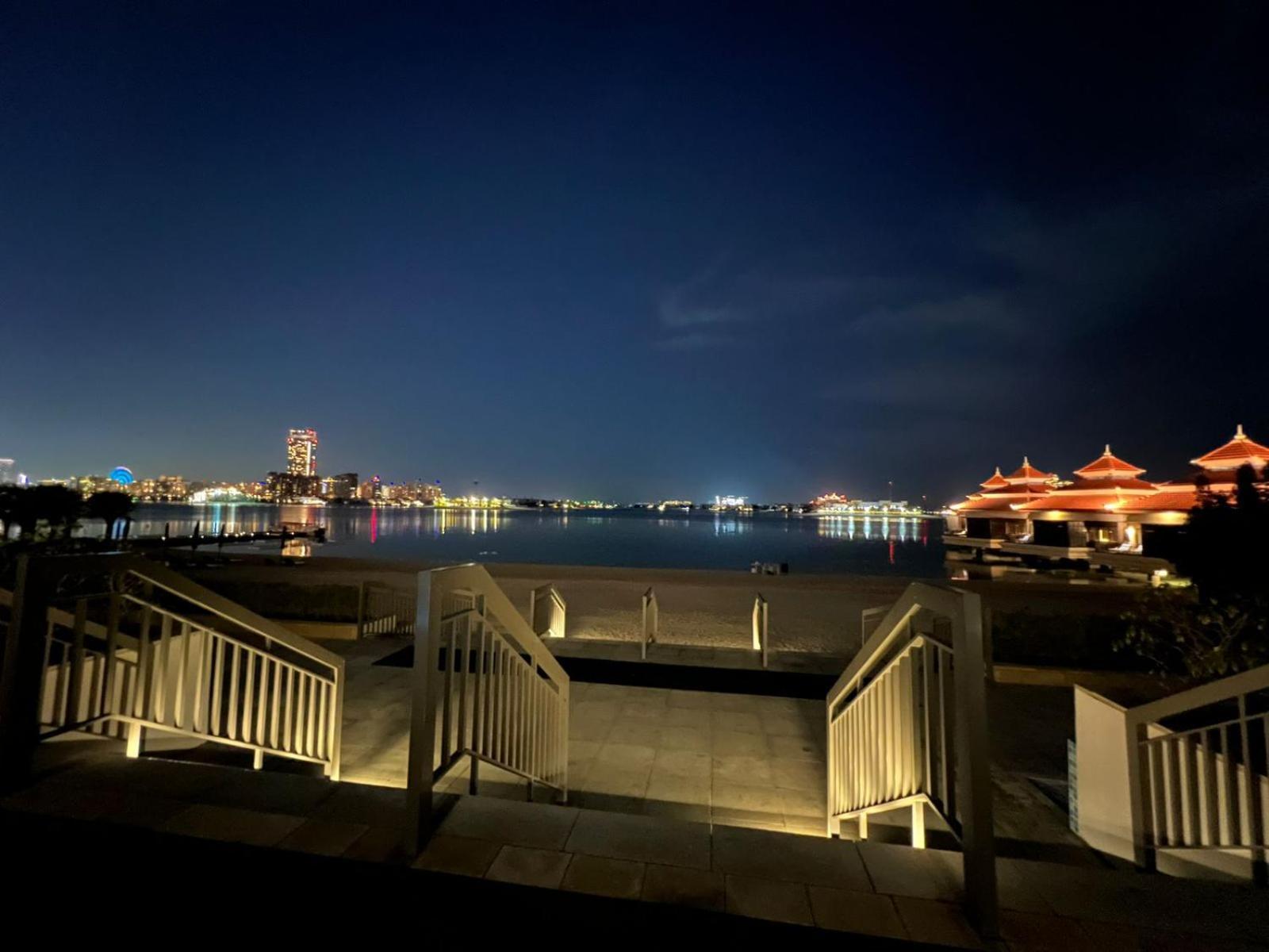Apartment Luxurious By The In The Palm Jumeirah Dubai