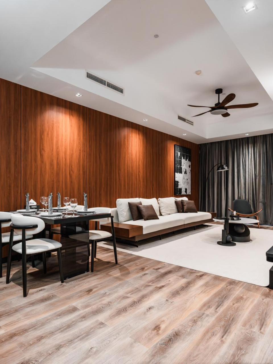 D Homes 1min Walk To Mall & Burj Khalifa * Dubai