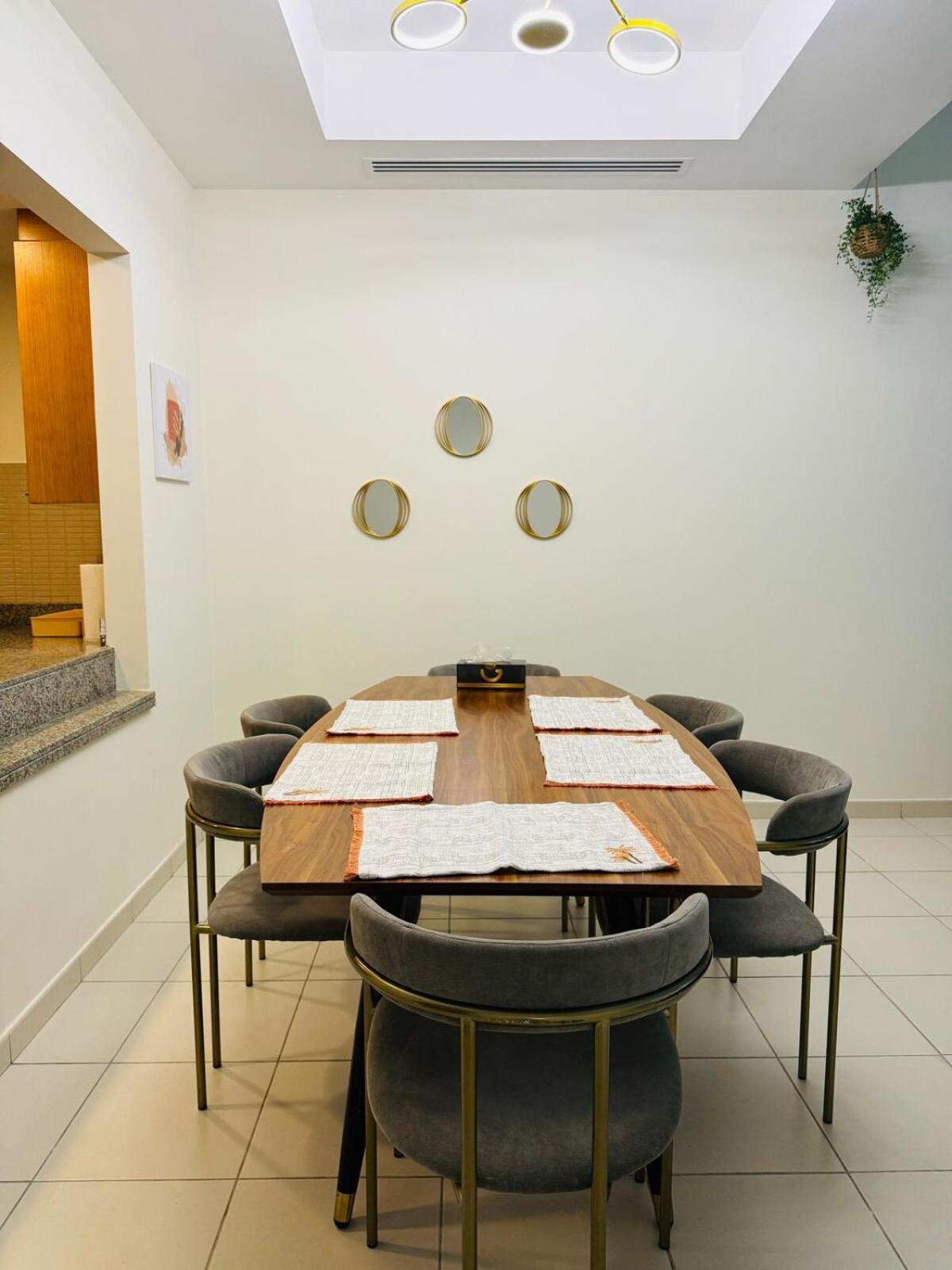 Nivis Find-affordable & Spacious 1 Bhk- 10 Mins To Mall Apartment *