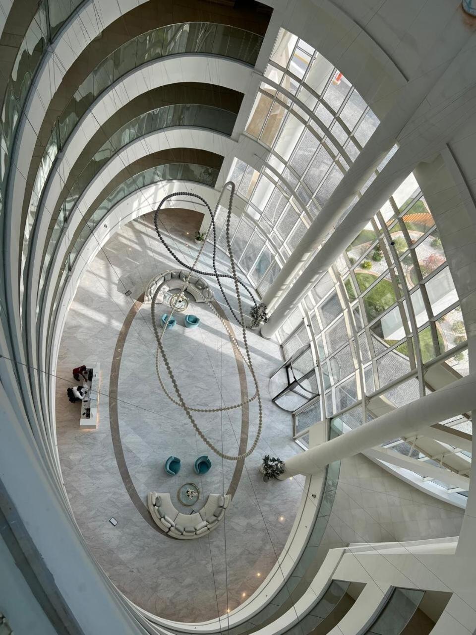 Luxurious By The In The Palm Jumeirah Apartment *