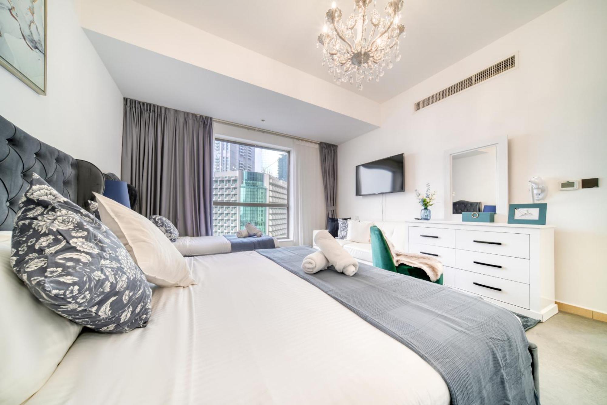 The Jbr Grand Luxury Sea View 4 Bedroom Apartment