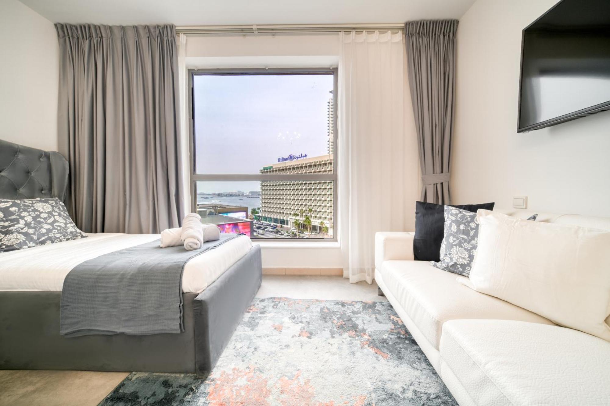 The Jbr Grand Luxury Sea View 4 Bedroom Apartment *
