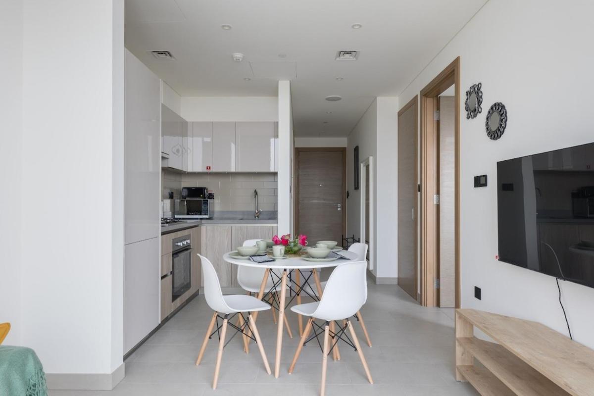 Chic 1br In Sobha Hartland Waves Apartment