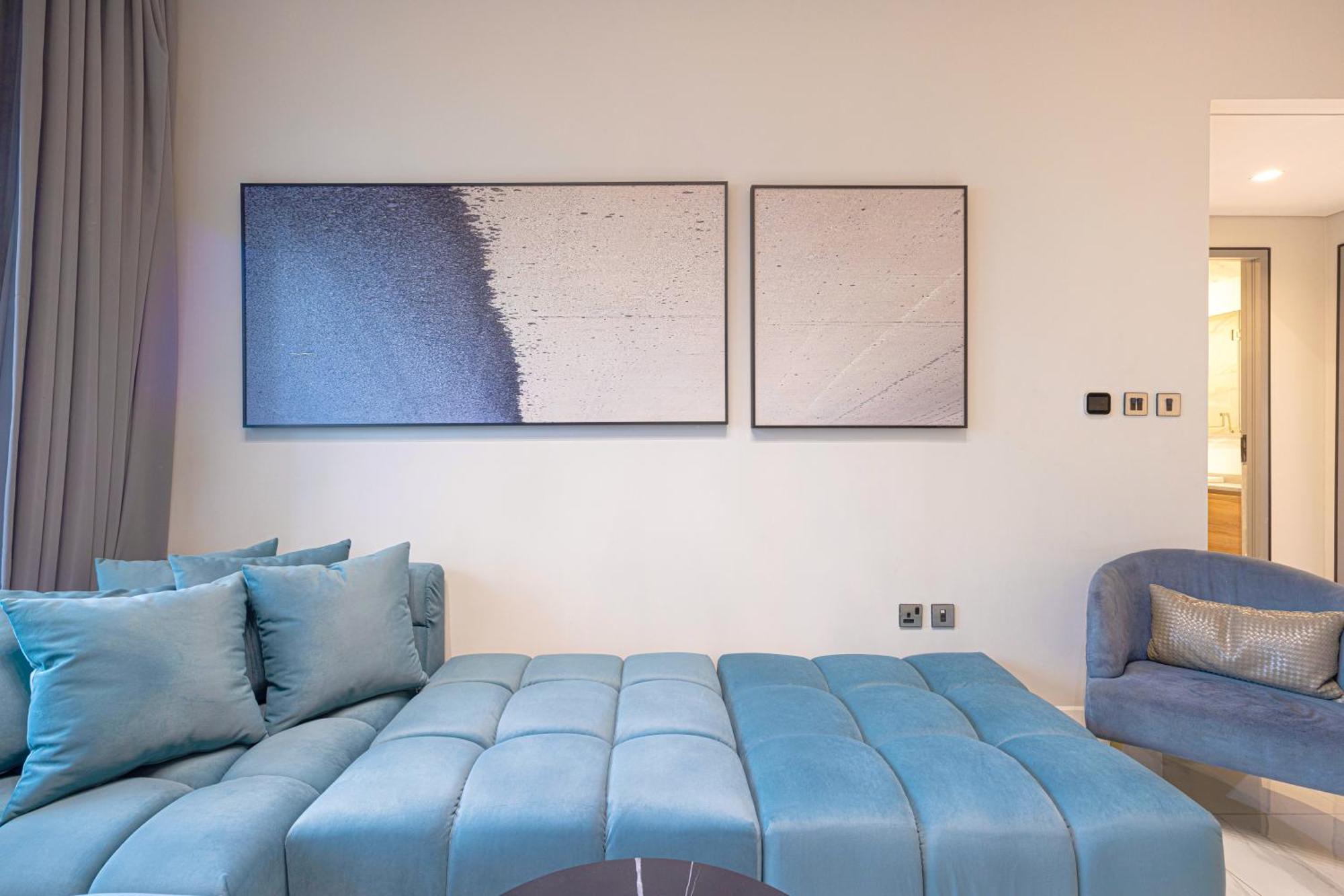 Apartment Upscale 2br In Lively Building