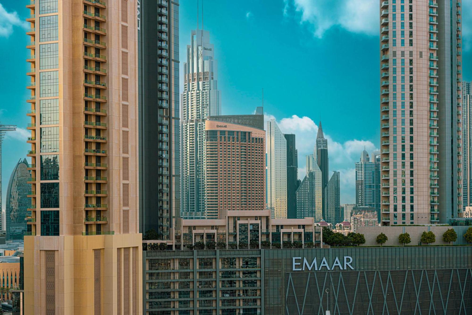 Upscale 2br In Lively Building