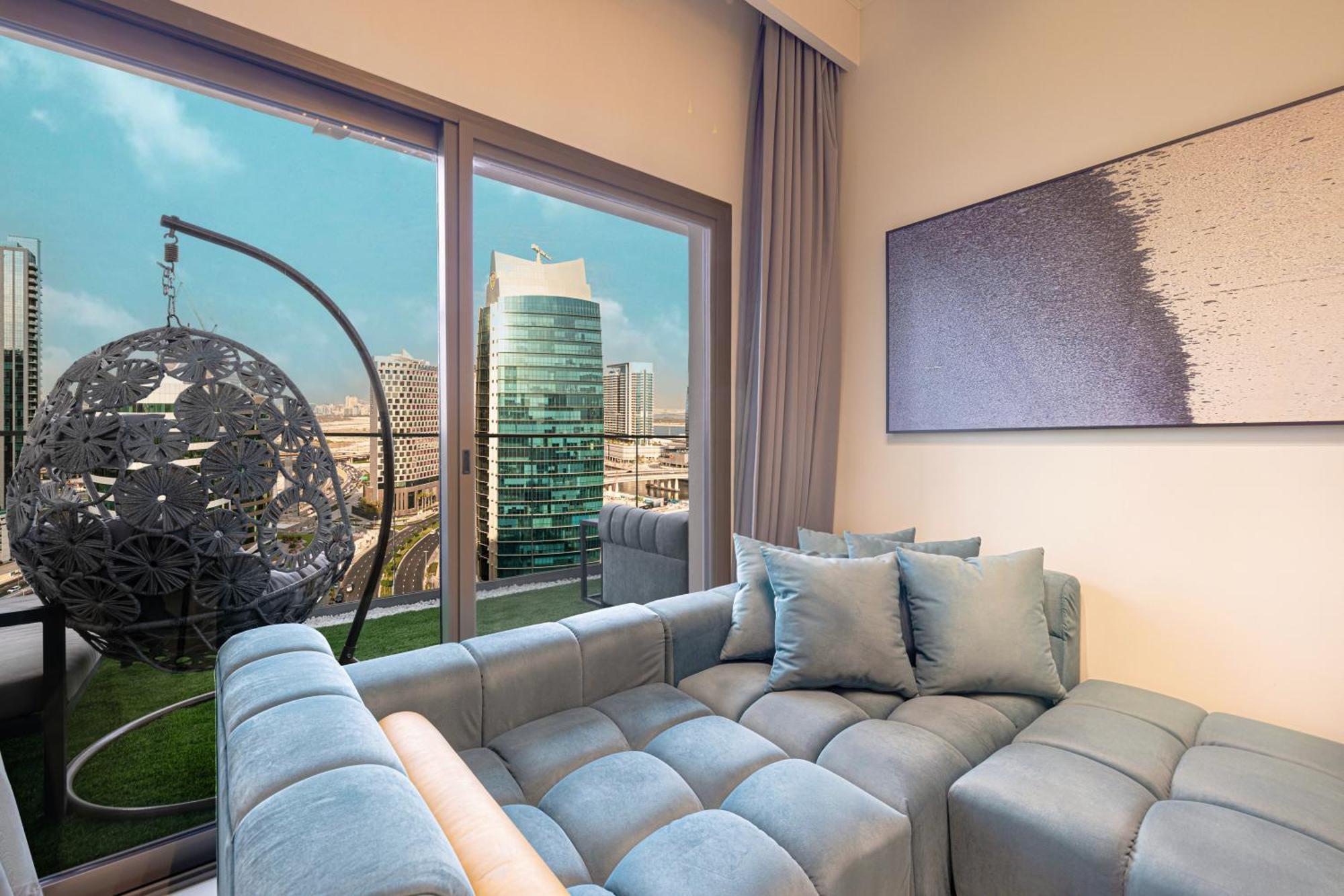Apartment Upscale 2br In Lively Building *