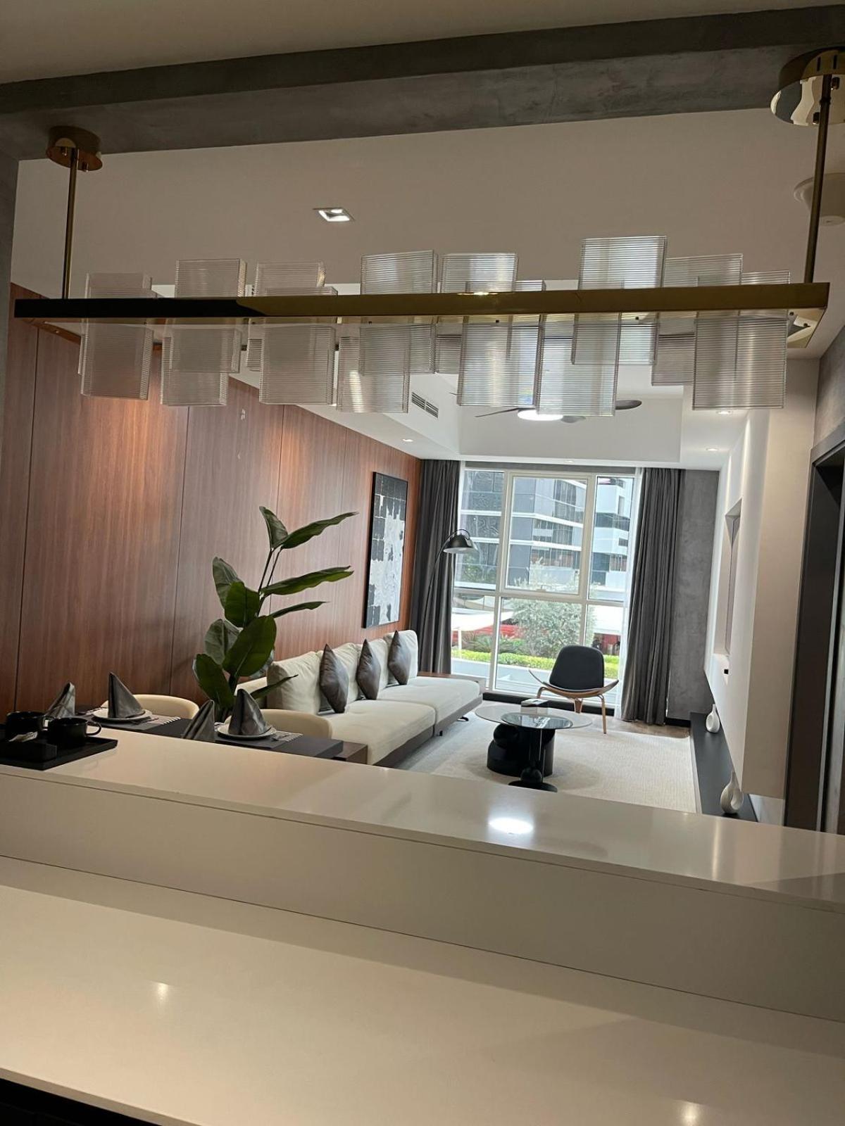 D Homes 1min Walk To Mall & Burj Khalifa * Dubai