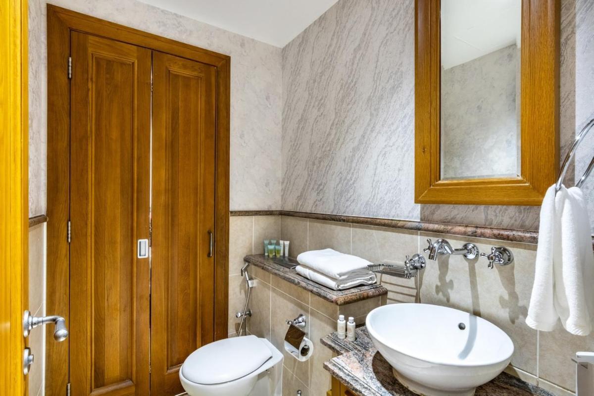Stylish 2-bedroom In The Heart Of Oldtown Apartment *