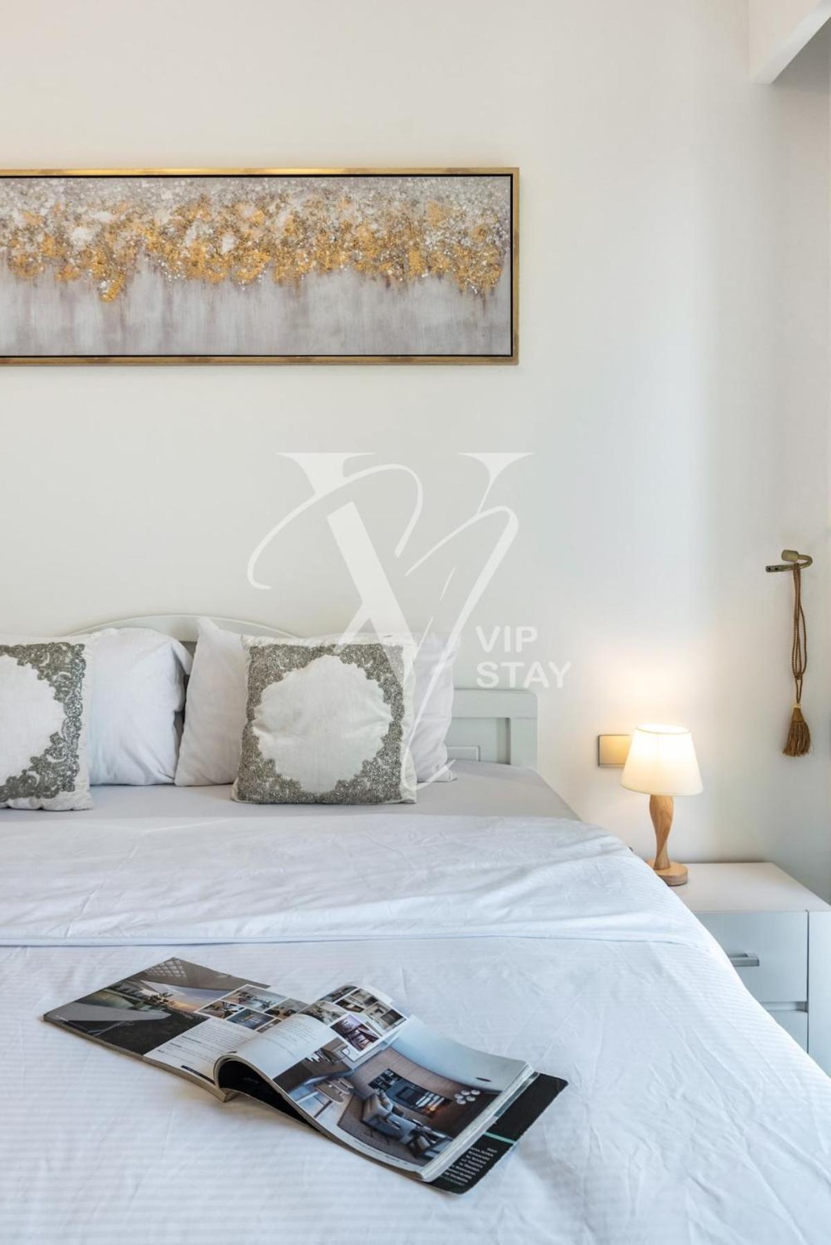 Burj Royale-modern 1bdr With Balcony In Downtown