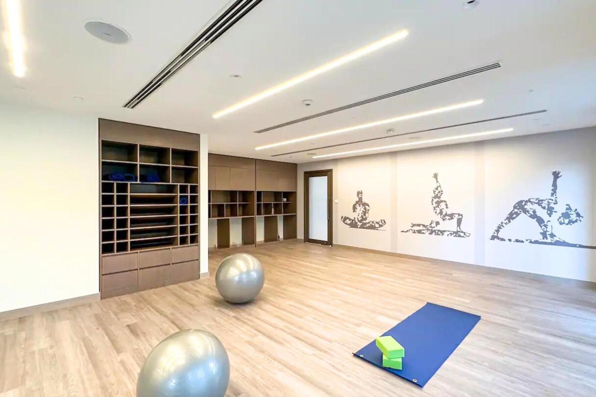 Apartment Luxury At The Top- Iconic Burj Views-dubai Mall Access 2br By Maxx Value Homes