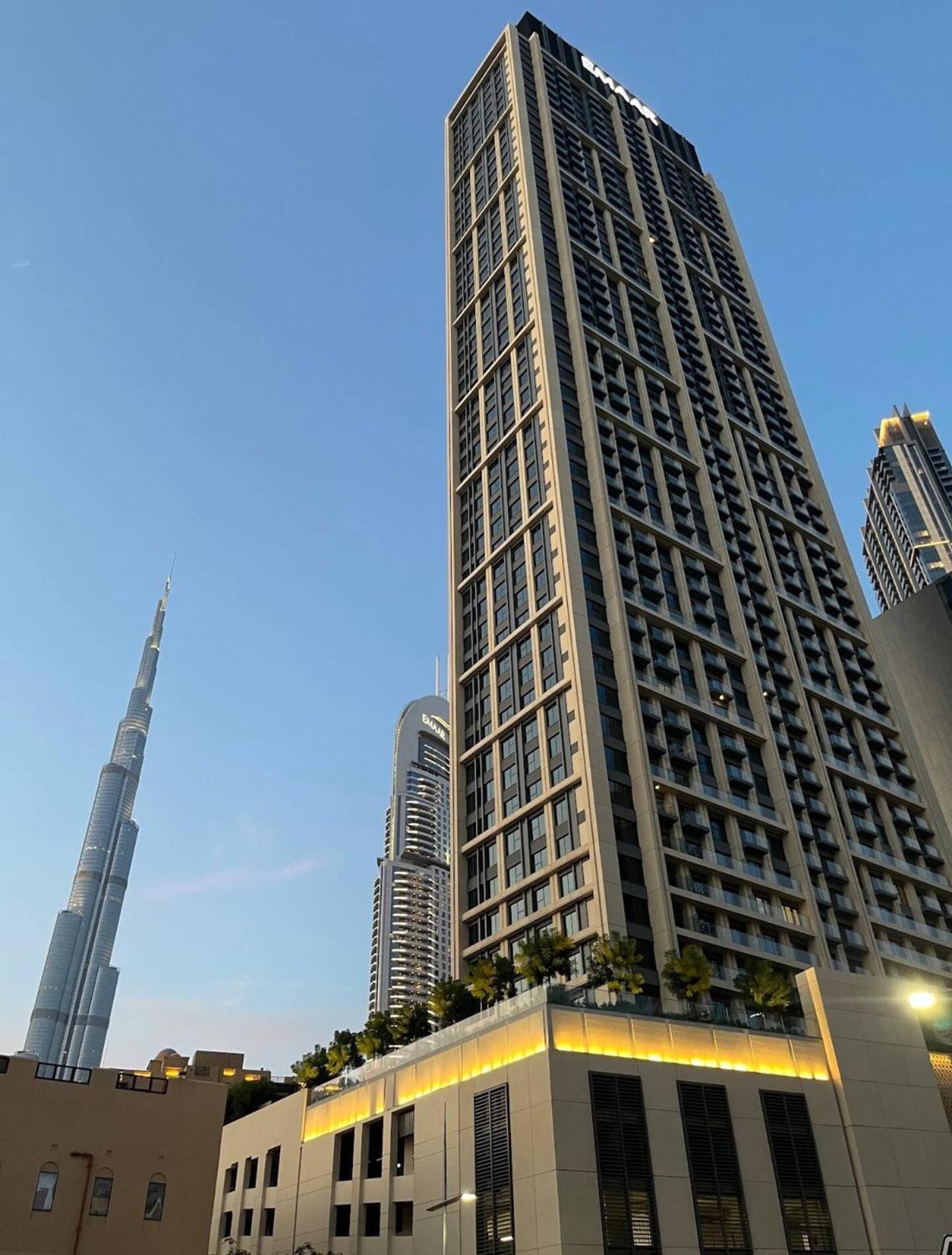 Luxury At The Top- Iconic Burj Views-dubai Mall Access 2br By Maxx Value Homes Apartment *