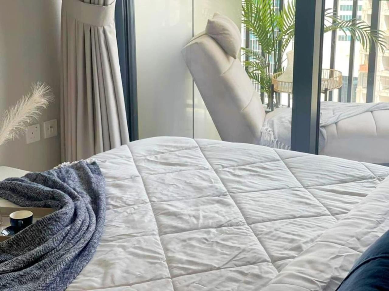 Zada Tower 1br With Business Bay Canal Part View By Vibel * Dubai