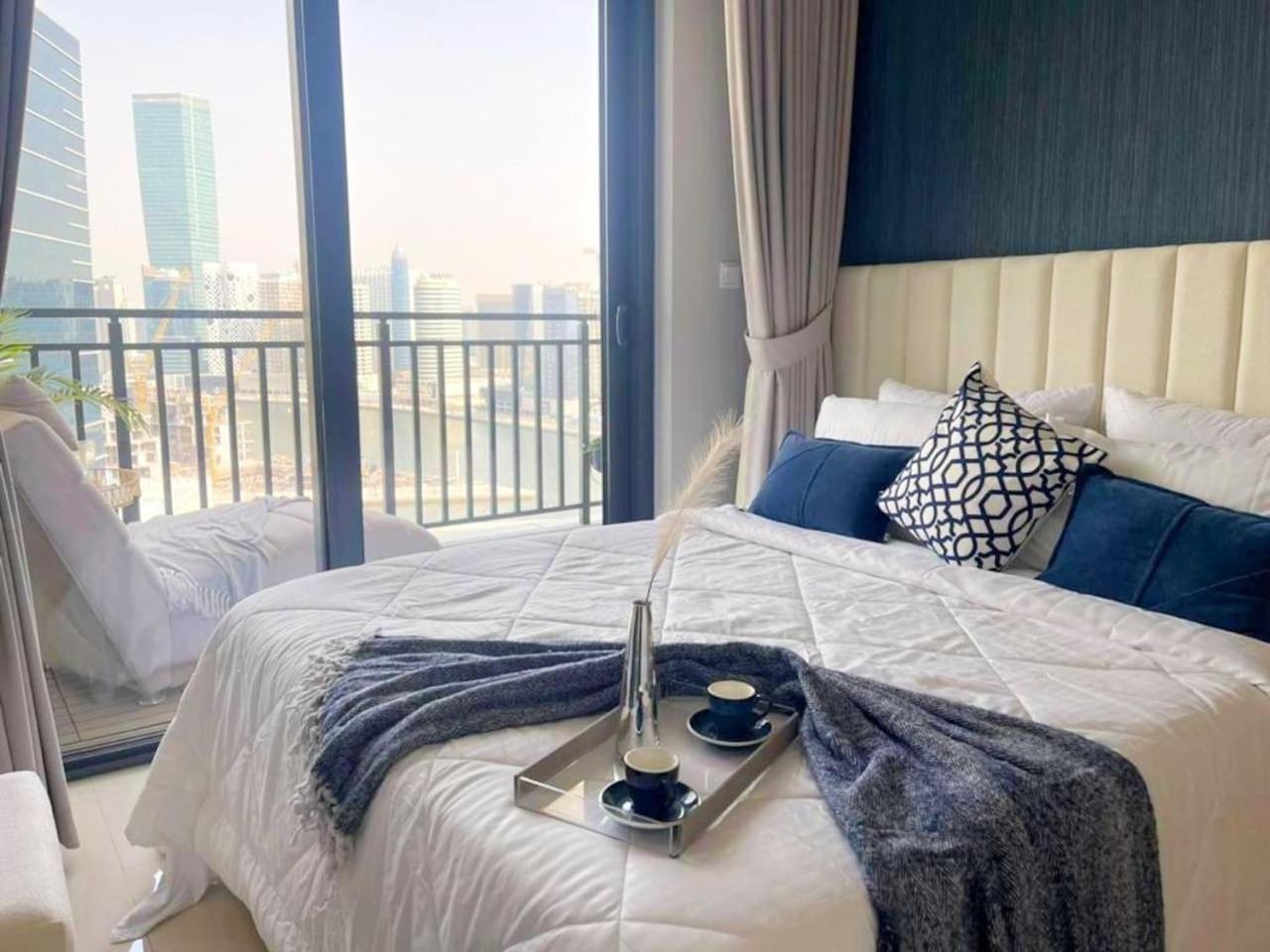 Zada Tower 1br With Business Bay Canal Part View By Vibel *