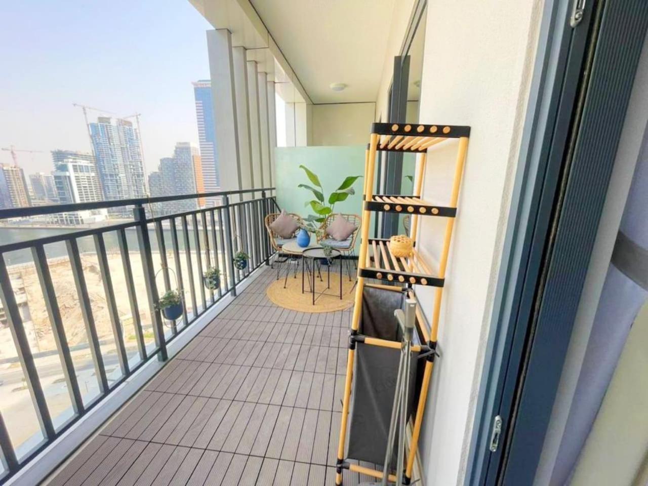 Apartment Zada Tower 1br With Business Bay Canal Part View By Vibel