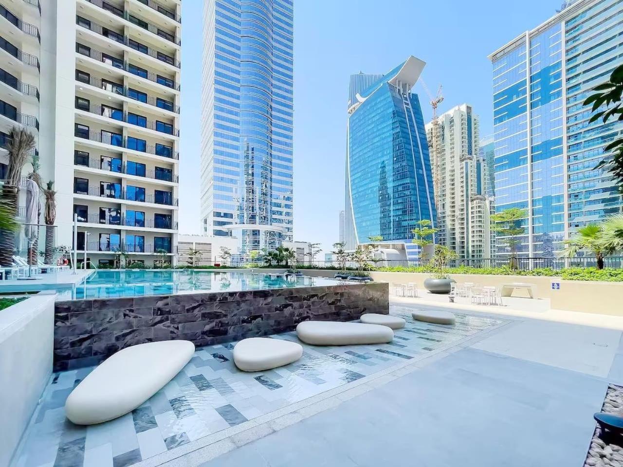Zada Tower 1br With Business Bay Canal Part View By Vibel Dubai