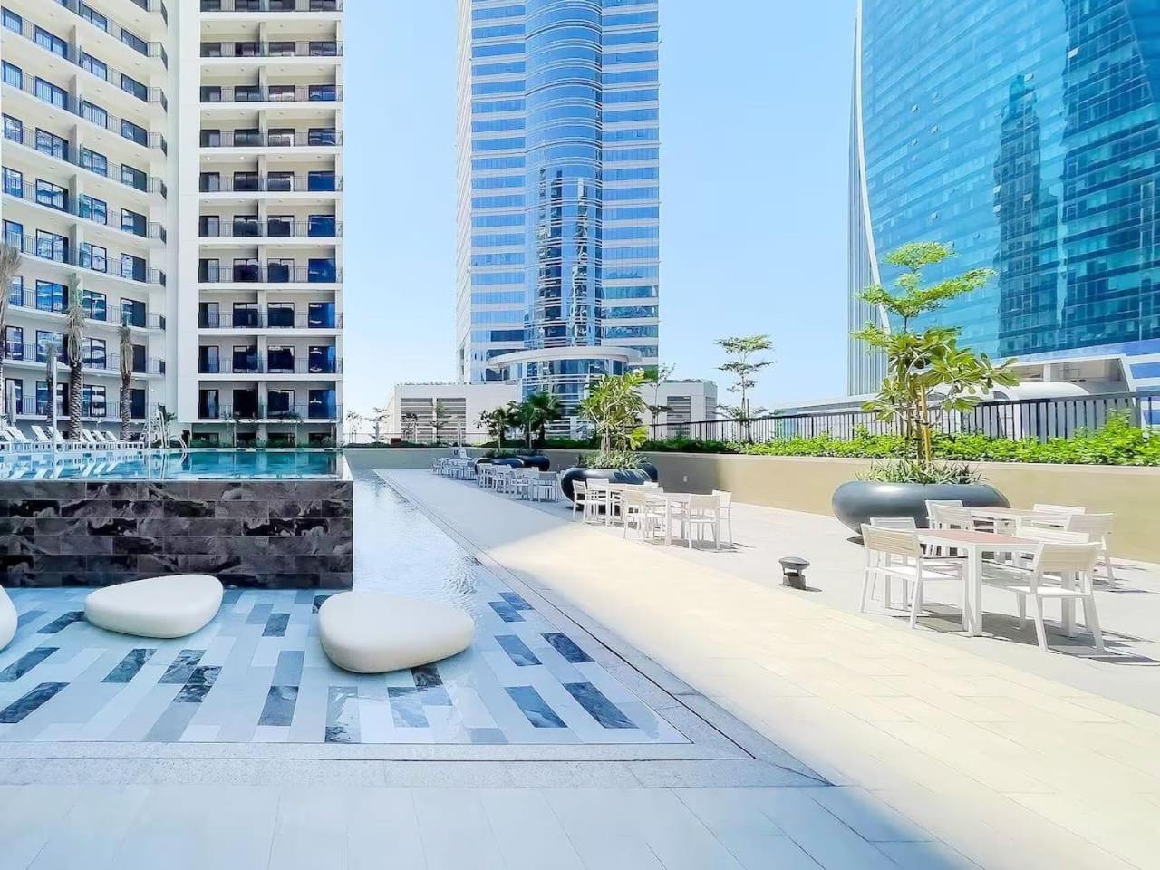 Apartment Zada Tower 1br With Business Bay Canal Part View By Vibel