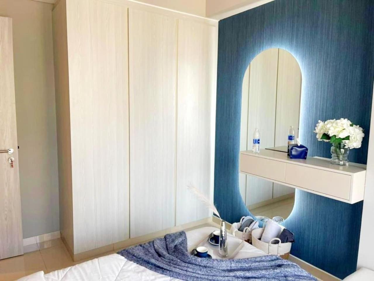 Zada Tower 1br With Business Bay Canal Part View By Vibel Apartment *