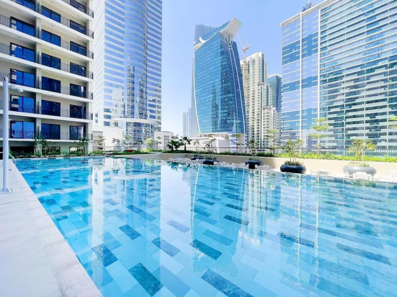 Zada Tower 1br With Business Bay Canal Part View By Vibel *