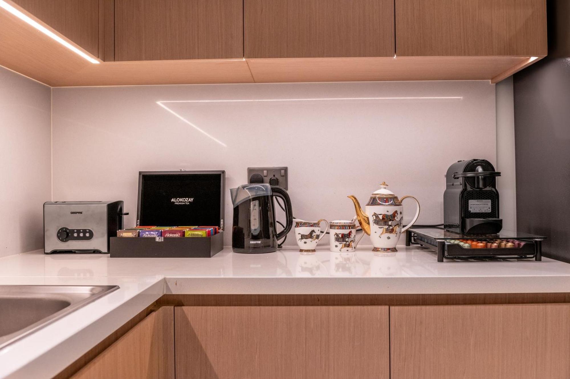 Apartment Luxury 4br With Hermes Touch & Burj Khalifa View