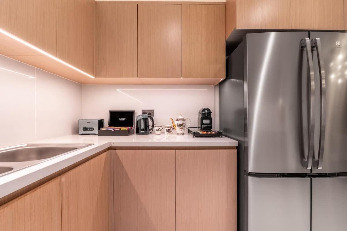 Luxury 4br With Hermes Touch & Burj Khalifa View * Dubai