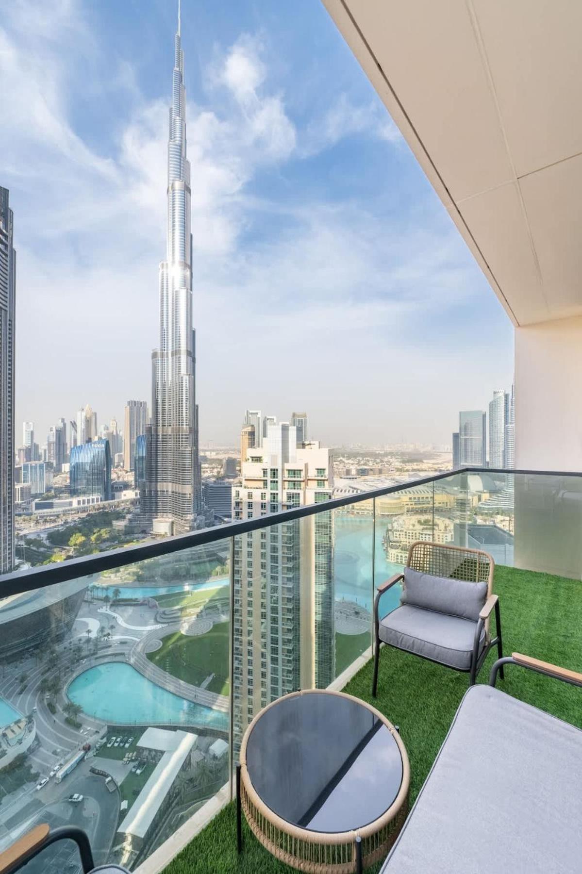 Luxury 4br With Hermes Touch & Burj Khalifa View Apartment