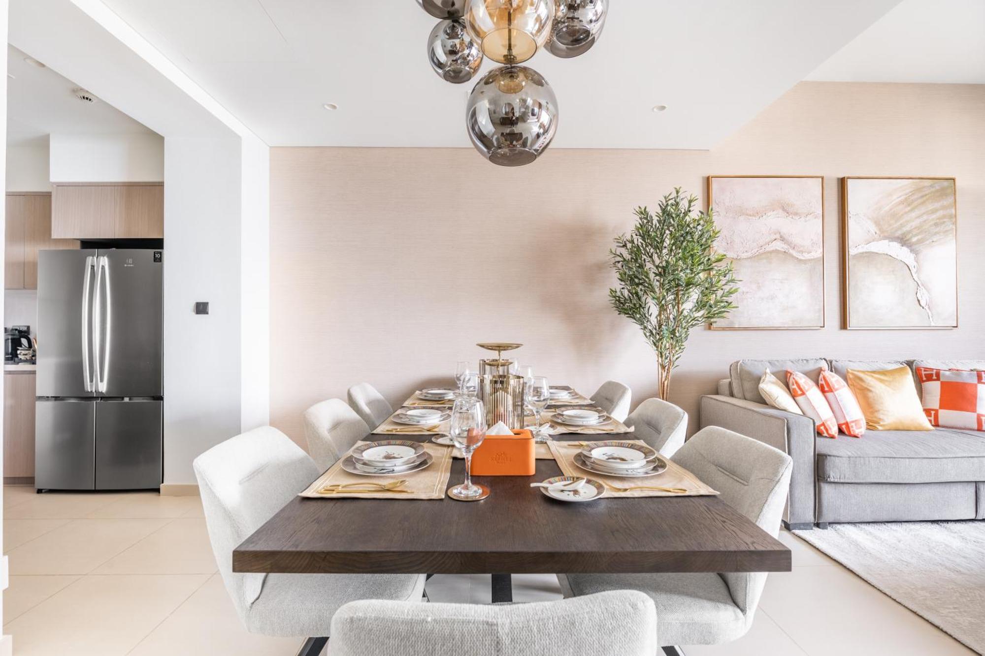 Luxury 4br With Hermes Touch & Burj Khalifa View Apartment Dubai
