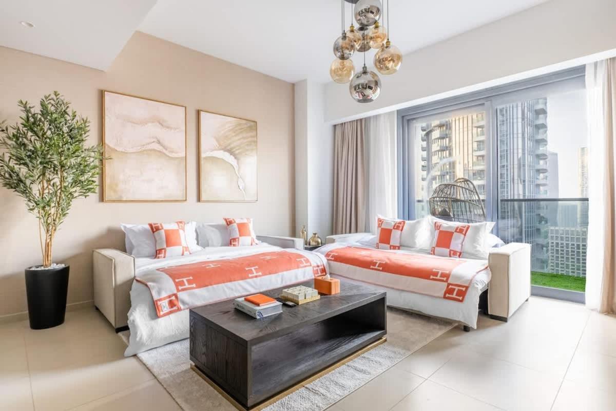 Luxury 4br With Hermes Touch & Burj Khalifa View Apartment *