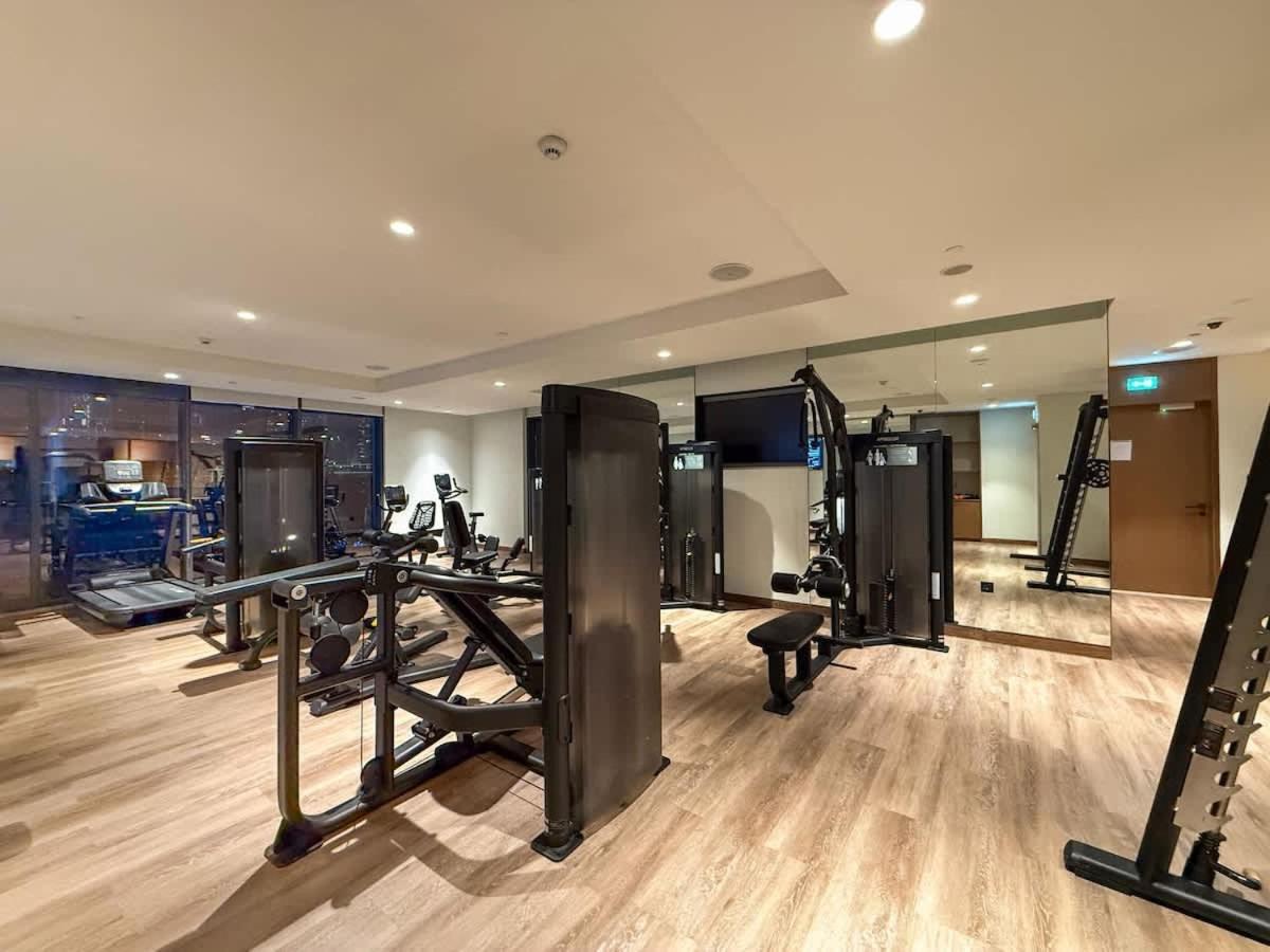 Luxury 4br With Hermes Touch & Burj Khalifa View Apartment Dubai