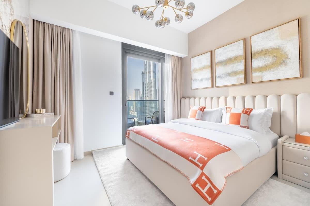 Luxury 4br With Hermes Touch & Burj Khalifa View Apartment Dubai