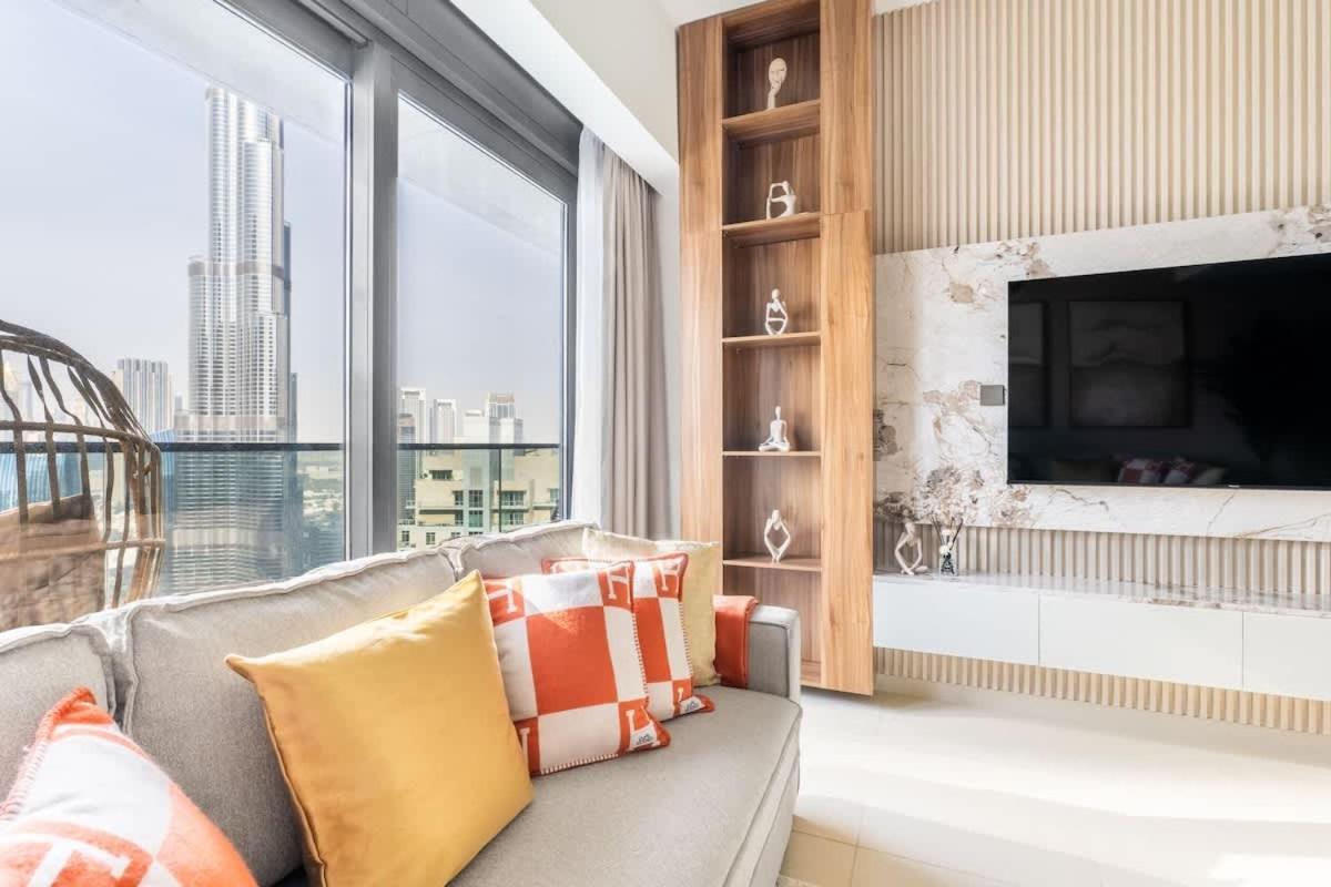 Luxury 4br With Hermes Touch & Burj Khalifa View Dubai