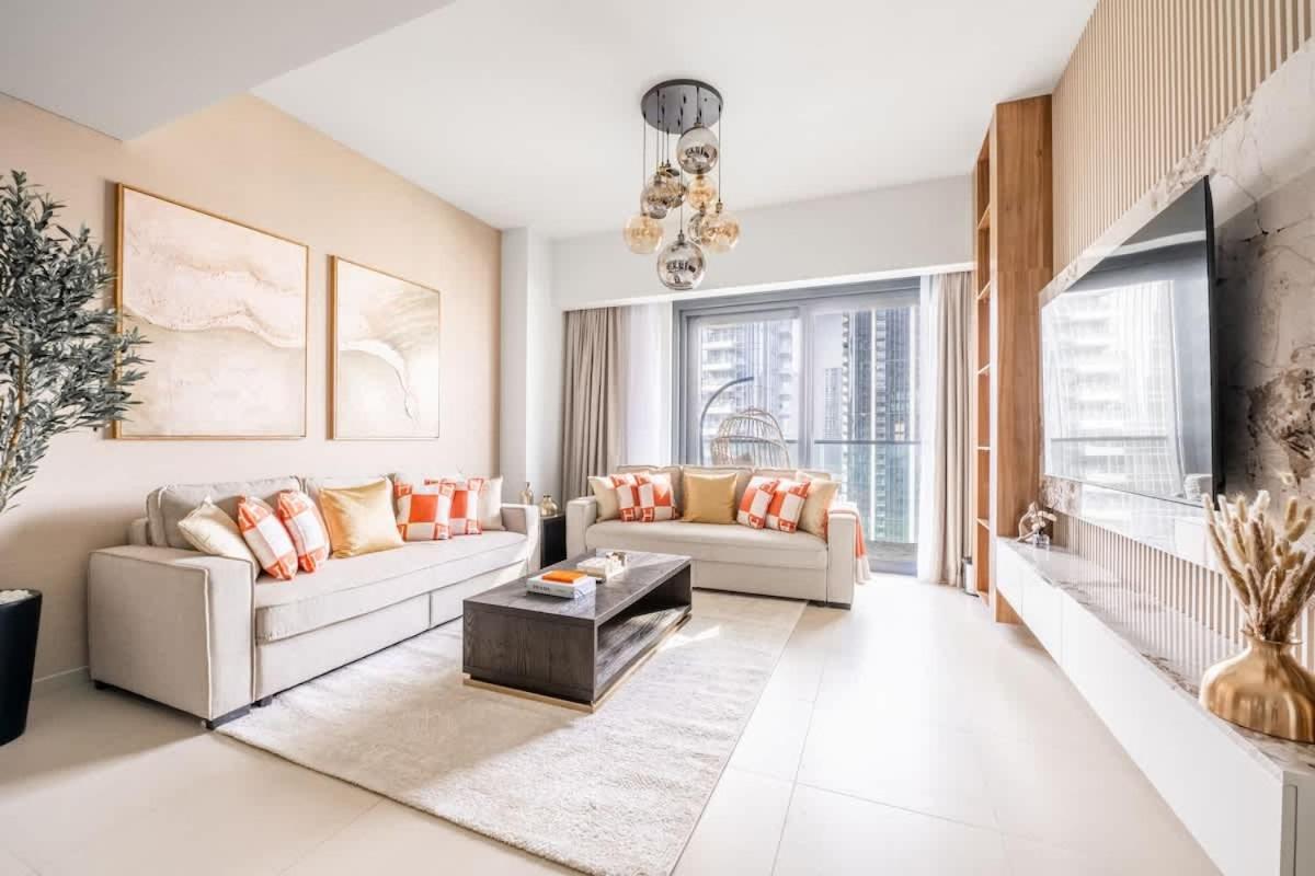 Luxury 4br With Hermes Touch & Burj Khalifa View Apartment