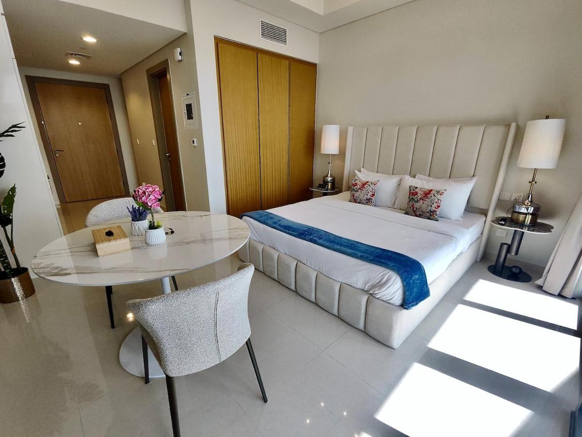Aykon Panoramic Skyline View Apartment Dubai
