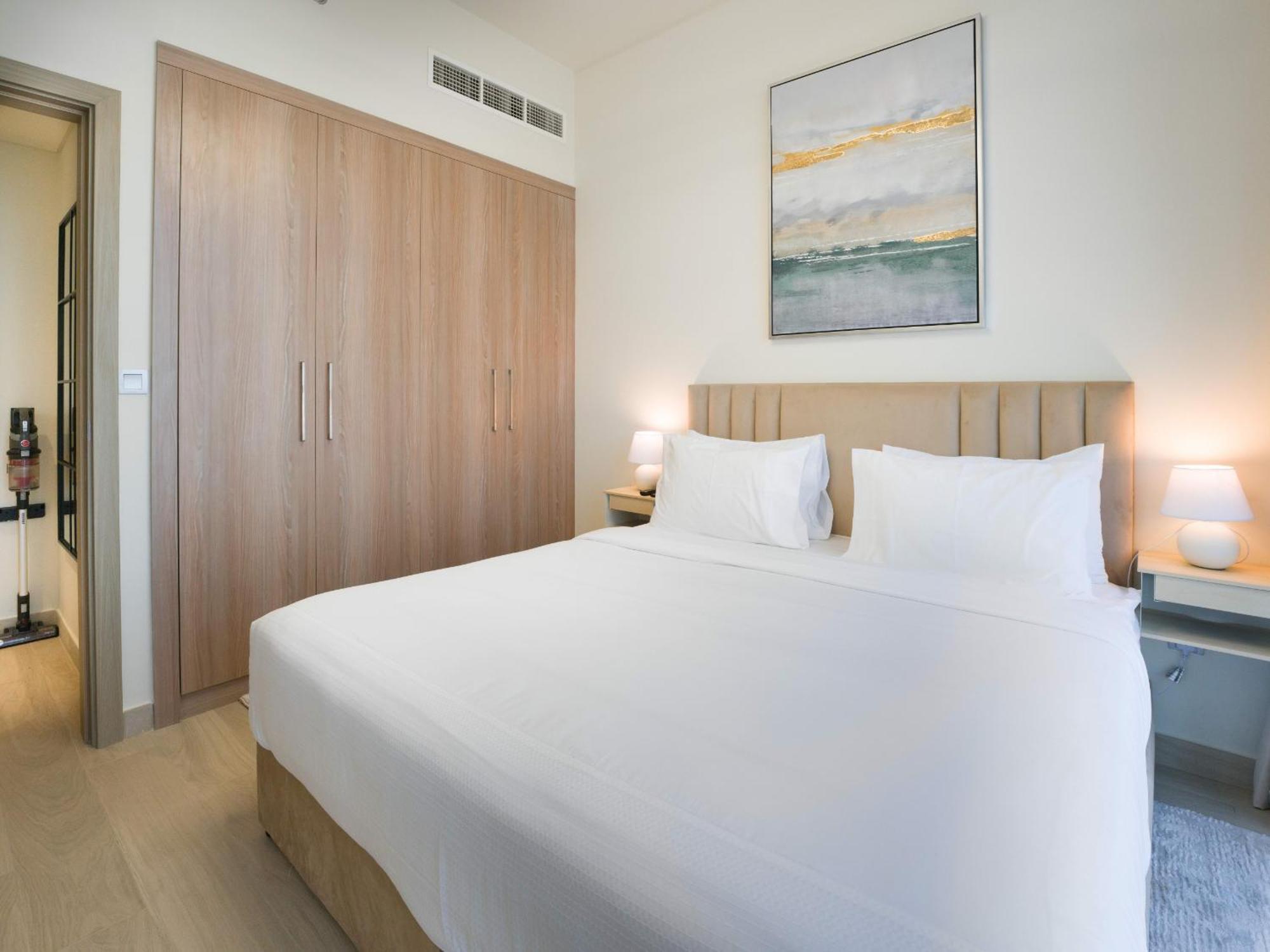 Easygo- Splendid In Al Meydan Living Apartment