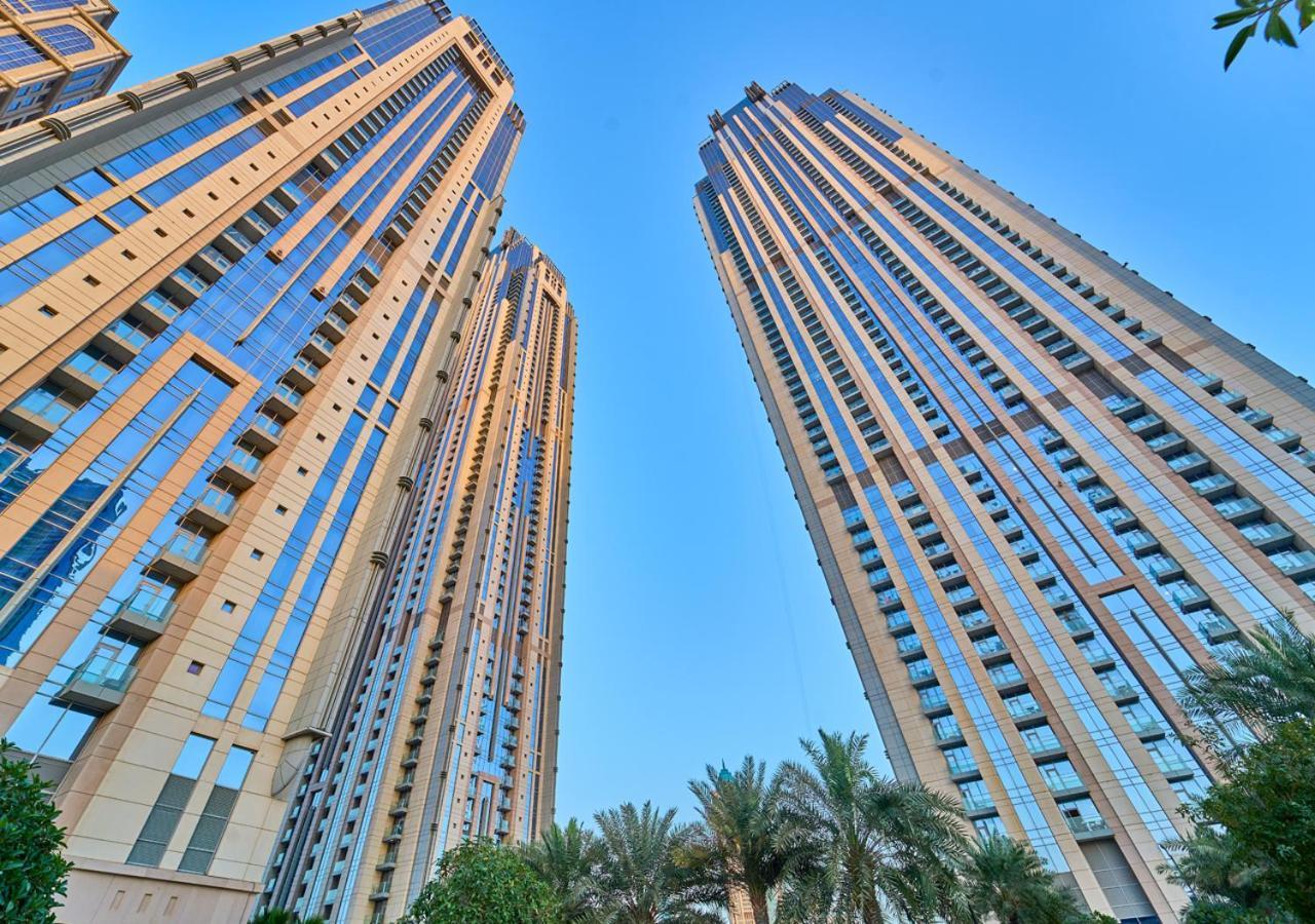 Apartment Spacious 1br In Habtoor With Canal Views & Close To Mall