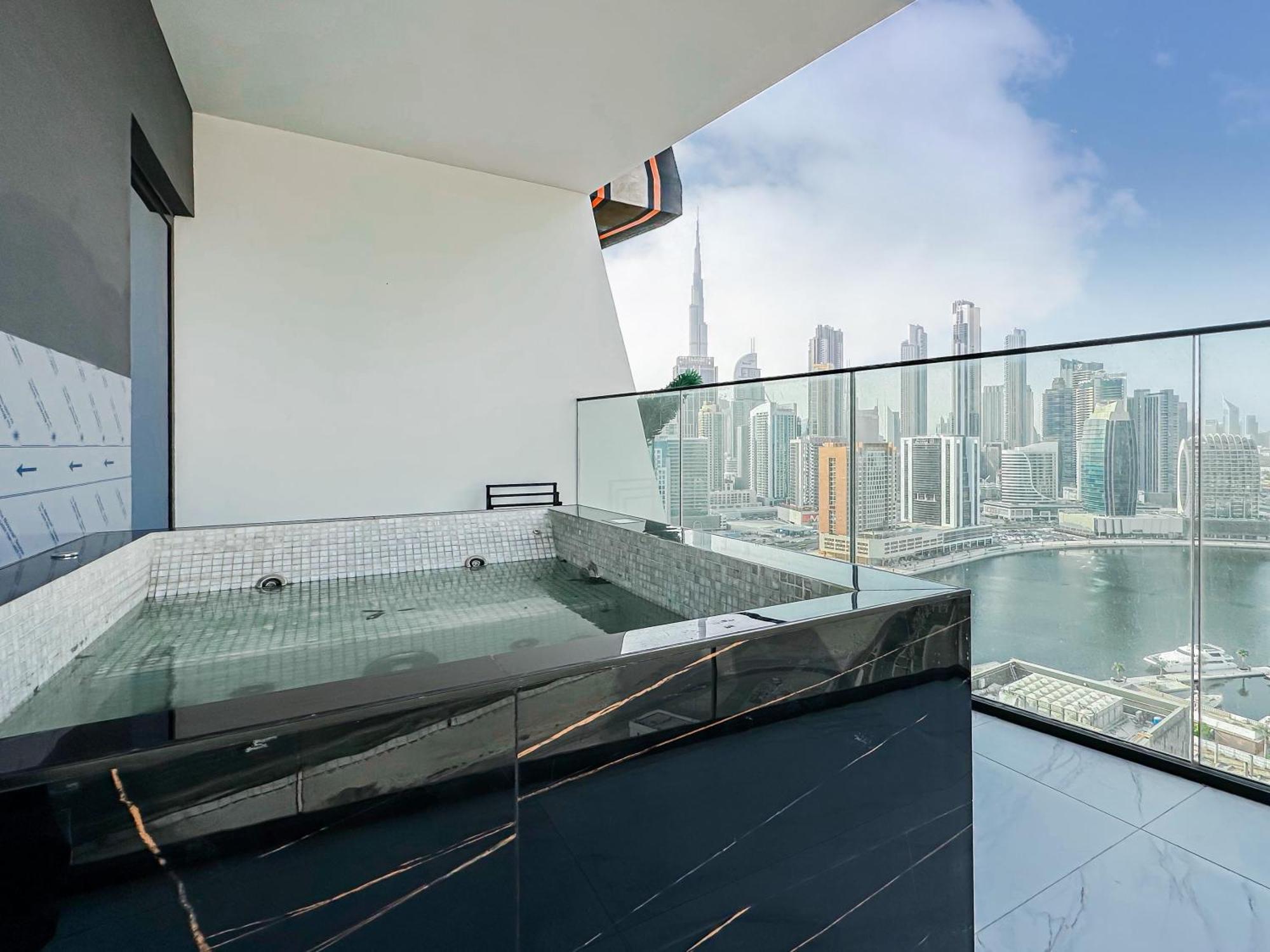 Skyline Oasis - Business Bay With Burj Khalifa Vie Apartment