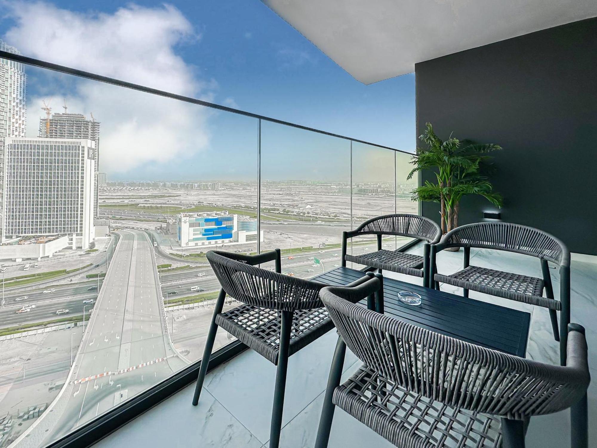 Skyline Oasis - Business Bay With Burj Khalifa Vie Dubai