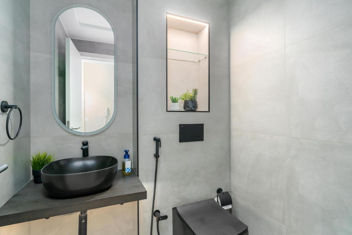 Ultimate 5br Luxury I 2500 Sqf I Burj Inner Circle Apartment Dubai
