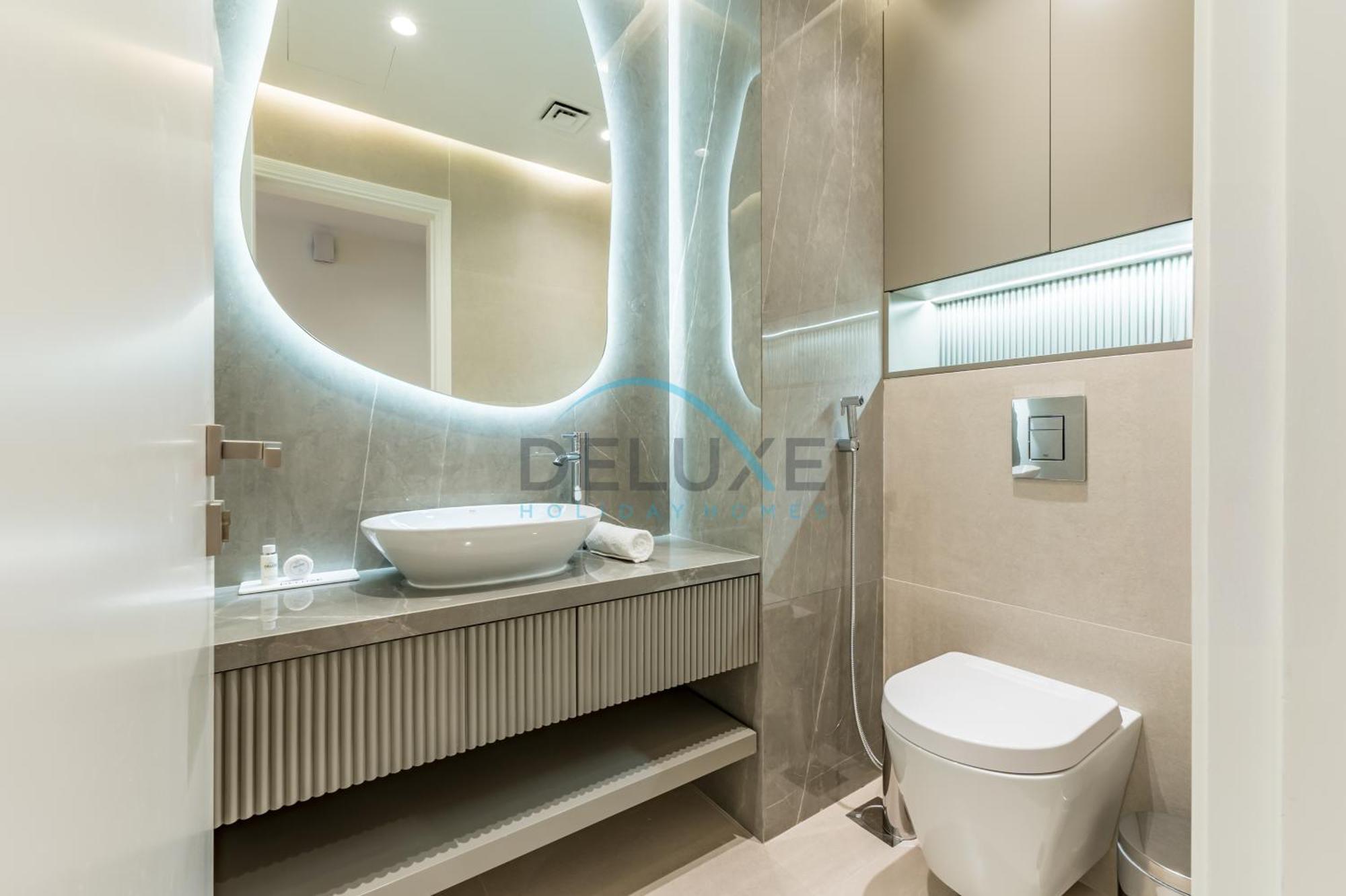 Upgraded 2br With Partial Sea View Near To Tram, Elite Residence, Marina By Deluxe Homes Apartment Dubai