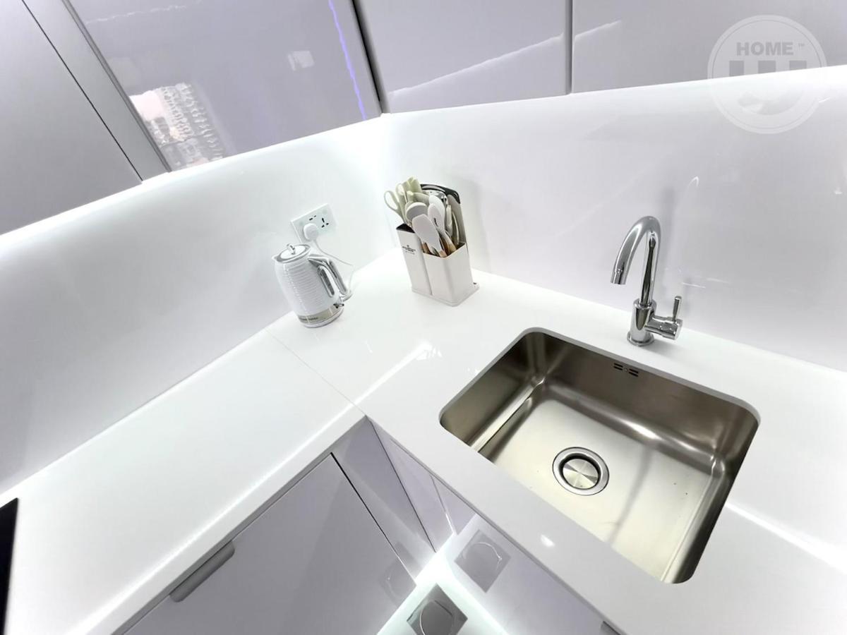 Brand New Luxury & Modern In Jlt Apartment Dubai