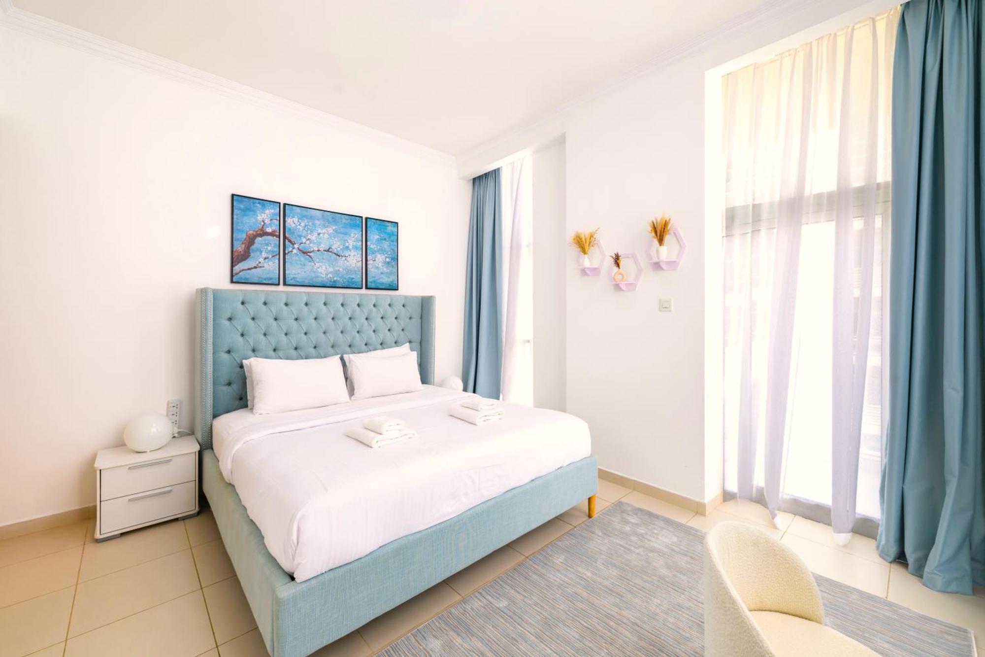 Lovely 1br In Scala Tower With Canal & Burj View