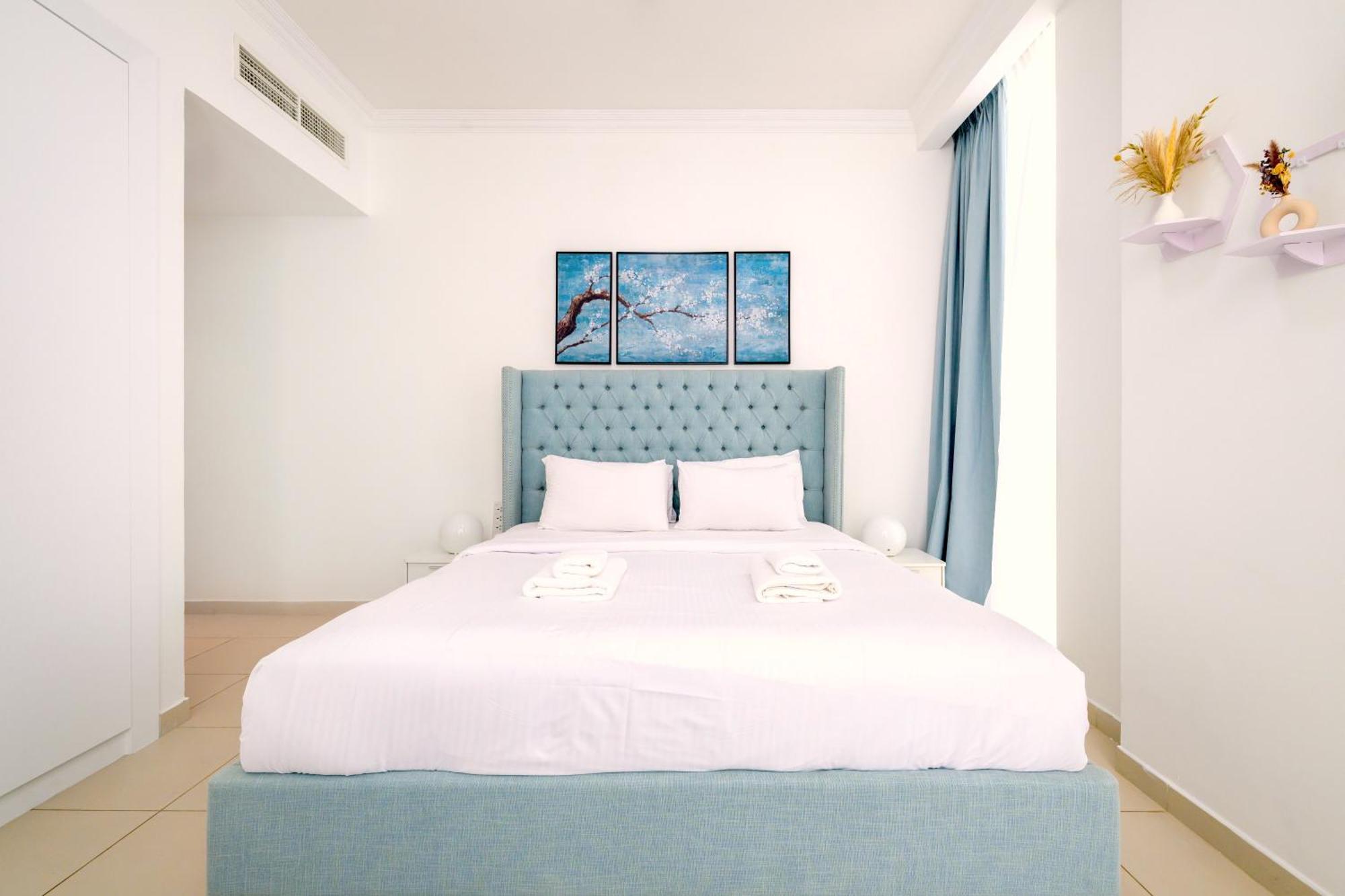 Lovely 1br In Scala Tower With Canal & Burj View Dubai