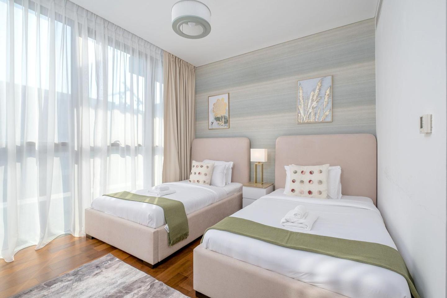 Lush 2 & Half Br In Walk With Burj Khalifa View