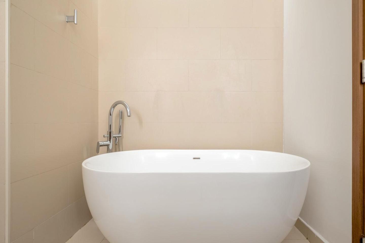 Lush 2 & Half Br In Walk With Burj Khalifa View Apartment