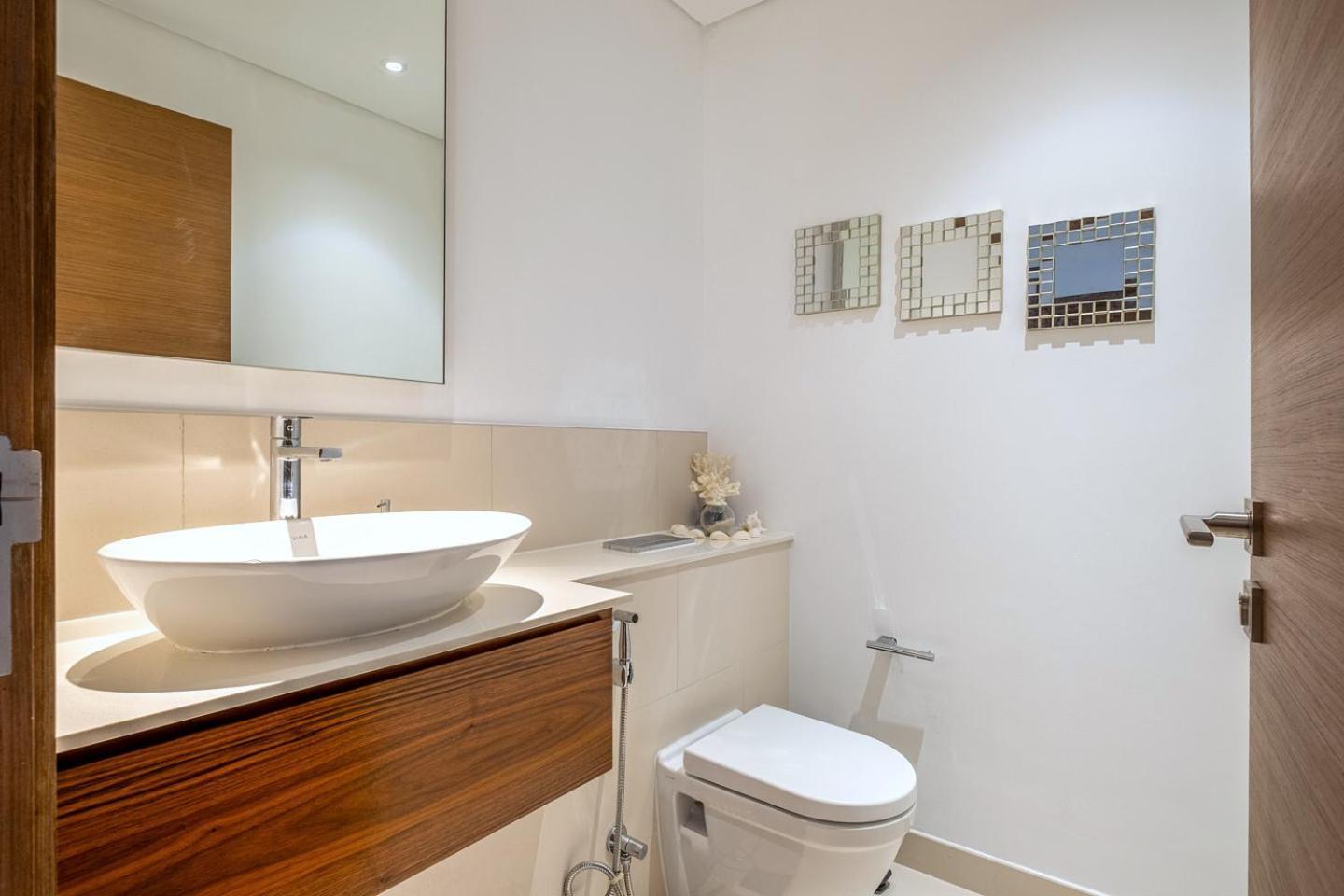 Lush 2 & Half Br In Walk With Burj Khalifa View Apartment Dubai