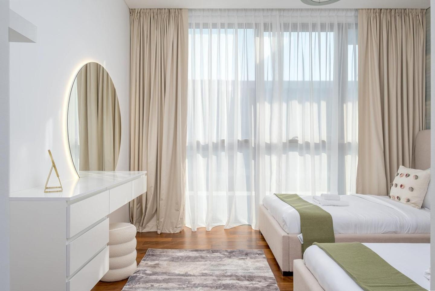 Lush 2 & Half Br In Walk With Burj Khalifa View Apartment
