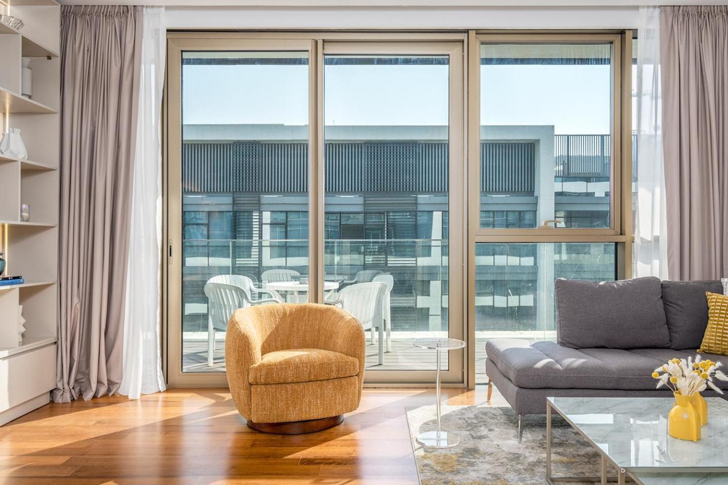 Apartment Lush 2 & Half Br In Walk With Burj Khalifa View